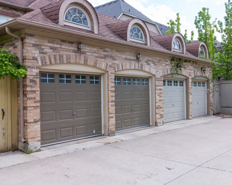 Installed garage doors in Kenosha Wisconsin