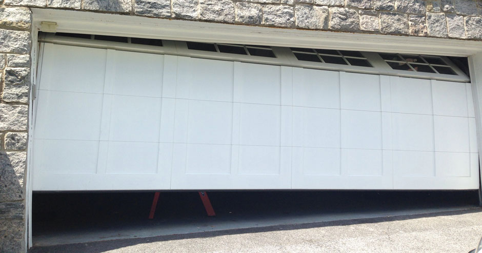 Broken garage door repairs Kenosha